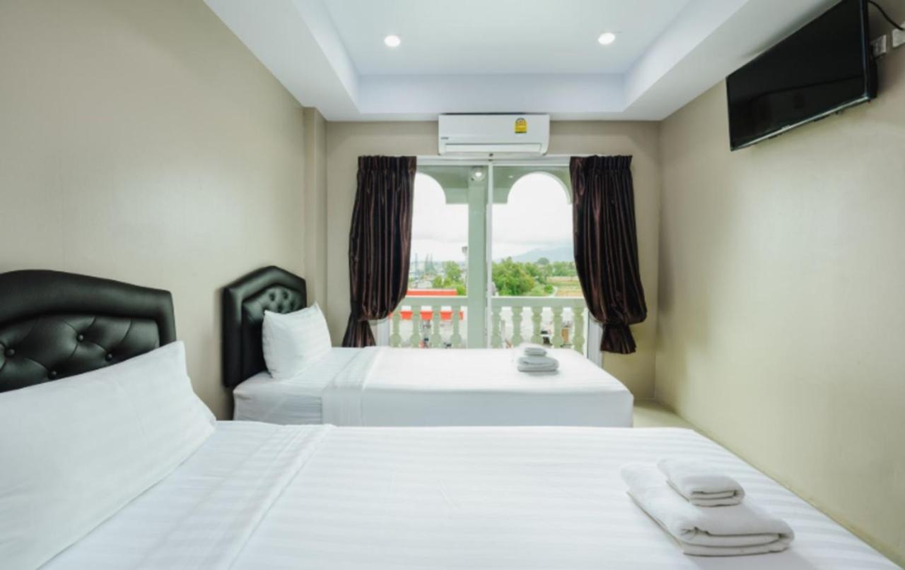Tyler Cherngtalay Ban Pak Lak Exterior foto